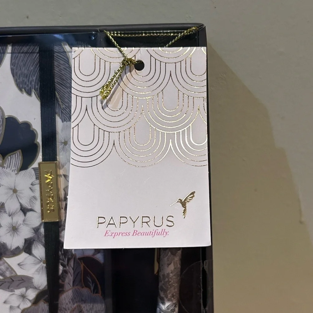 Papyrus gorgeous elegant